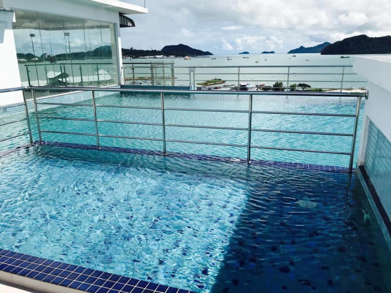 Maya Seaview Families Suite Apartment + Sky Pool Kuah Exterior photo